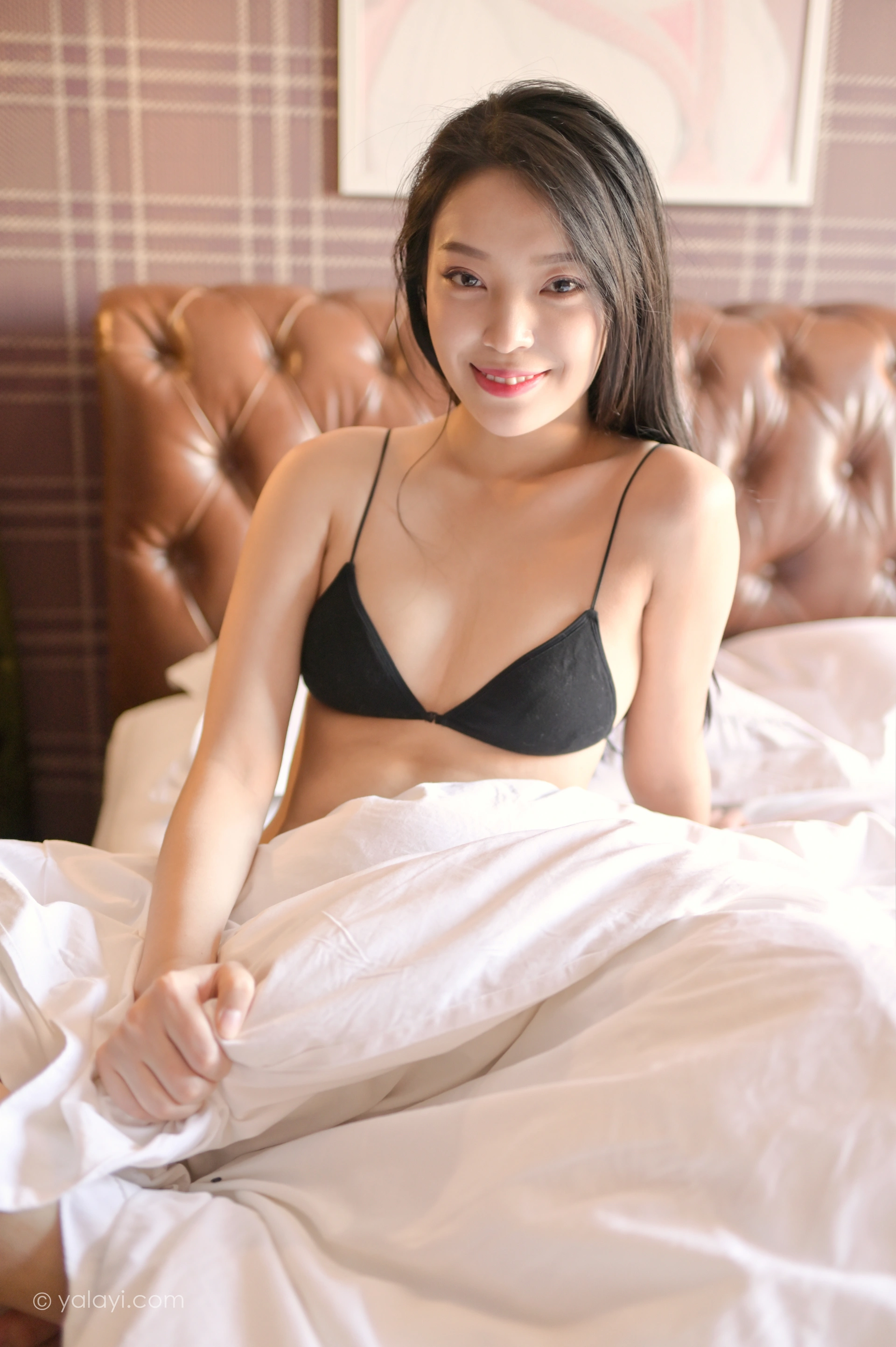[YALAYI雅拉伊] 2020.11.21 NO.729 楚薇《鲜肤一何润》 2